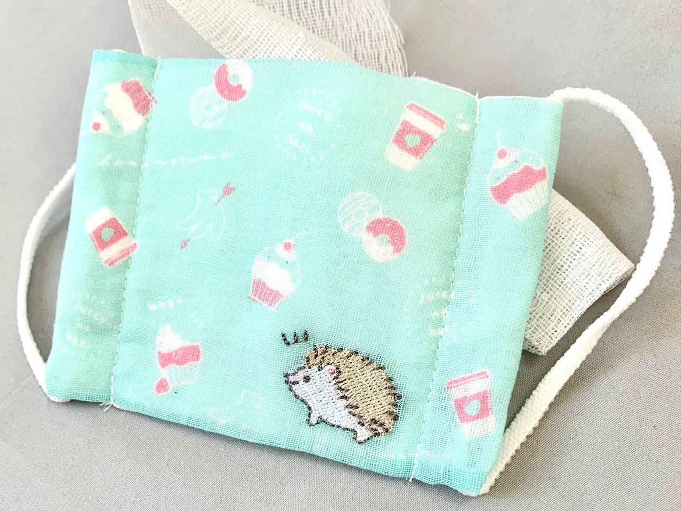 X 257593 Hedgehog Dessert Face Masks Kamio-DISCONTINUED